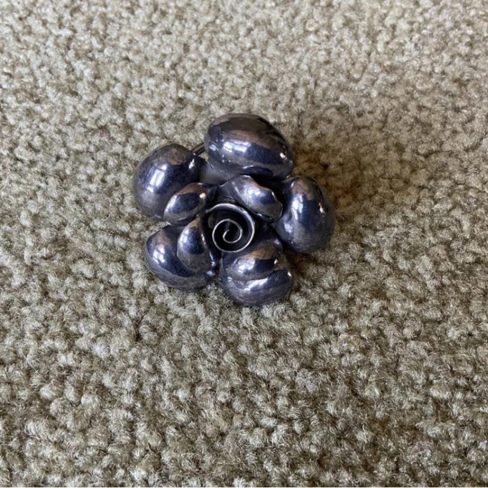 Silver Rose Ring For Women, Adjustable Size, Yang Lay Designer (3)
